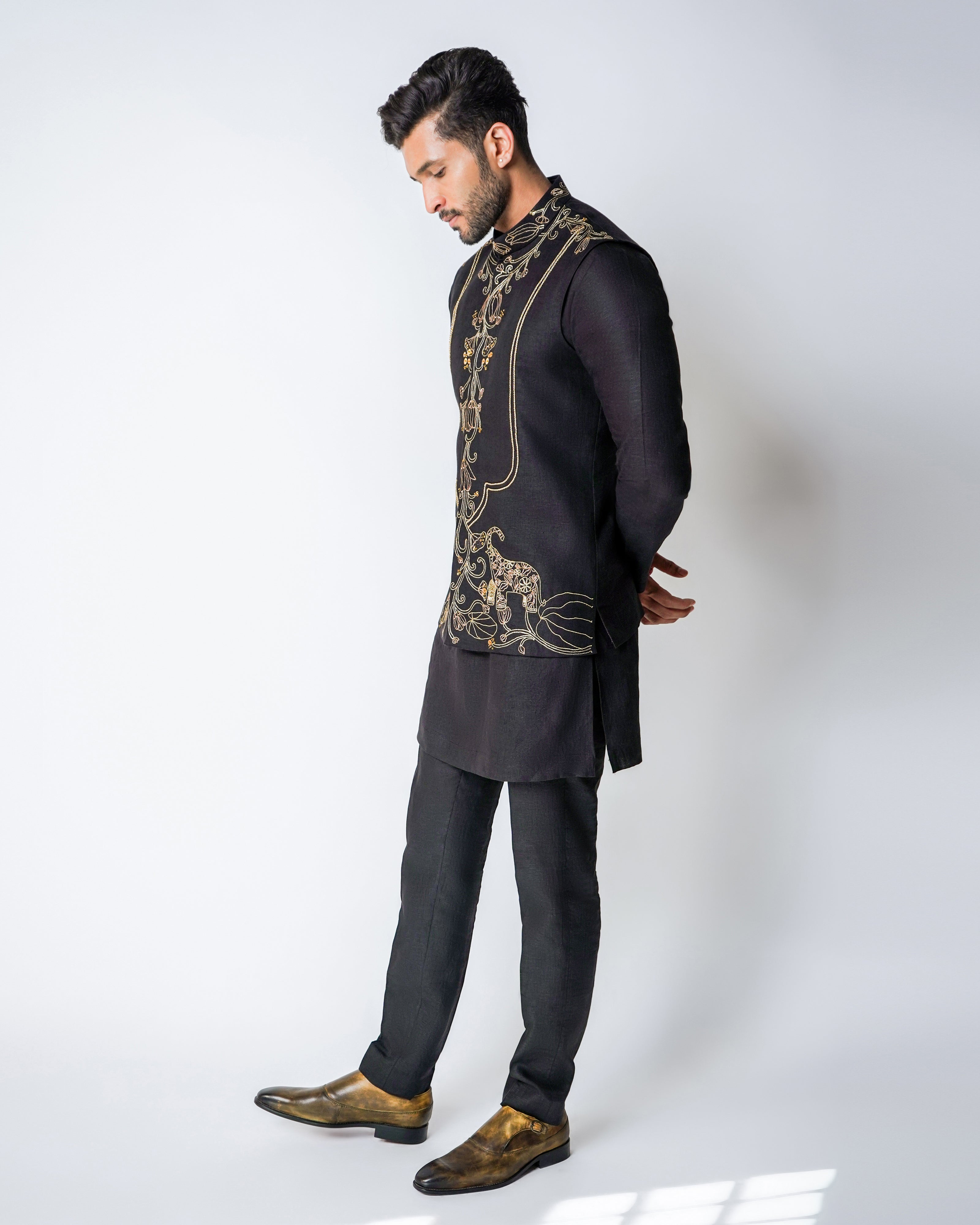 Black and gold Linen with Kasab Dori and metal discs Handwork bundi set
